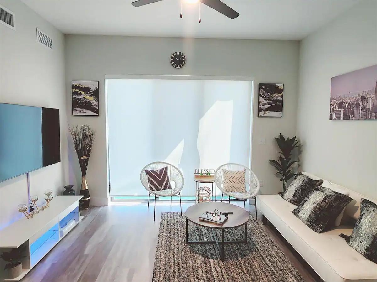 Lux Property Great For 1 To 8 Guests-Family Trip ,5Beds 2Rooms Staycation With Gym And Ev, Proximity To Downtown And Beaches غرب شاطئ بالم المظهر الخارجي الصورة