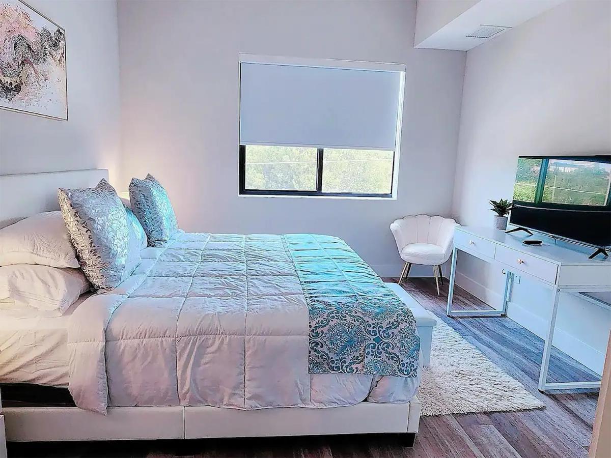 Lux Property Great For 1 To 8 Guests-Family Trip ,5Beds 2Rooms Staycation With Gym And Ev, Proximity To Downtown And Beaches غرب شاطئ بالم المظهر الخارجي الصورة
