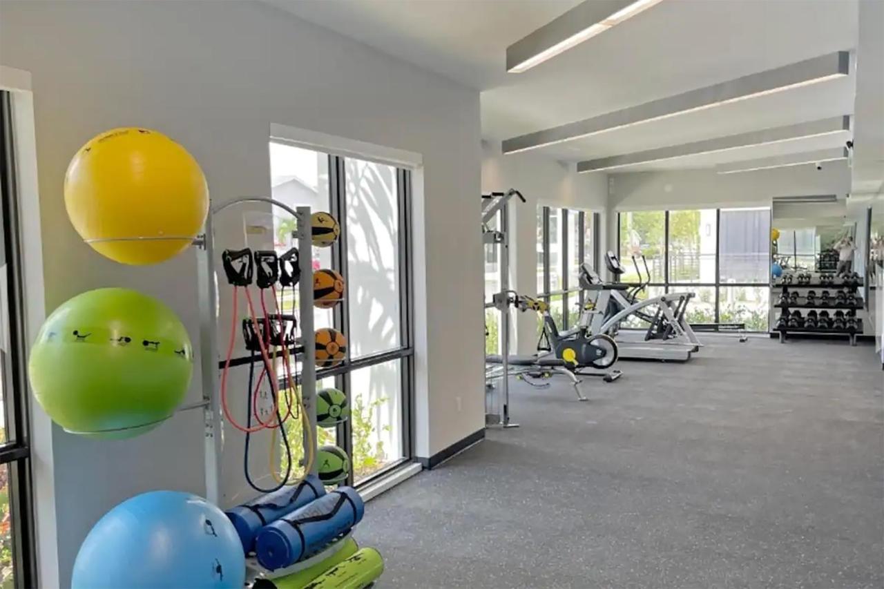 Lux Property Great For 1 To 8 Guests-Family Trip ,5Beds 2Rooms Staycation With Gym And Ev, Proximity To Downtown And Beaches غرب شاطئ بالم المظهر الخارجي الصورة