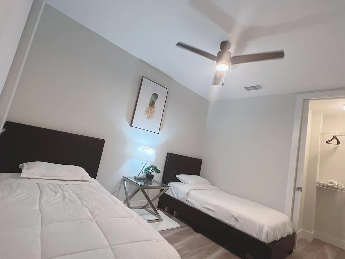 Lux Property Great For 1 To 8 Guests-Family Trip ,5Beds 2Rooms Staycation With Gym And Ev, Proximity To Downtown And Beaches غرب شاطئ بالم المظهر الخارجي الصورة
