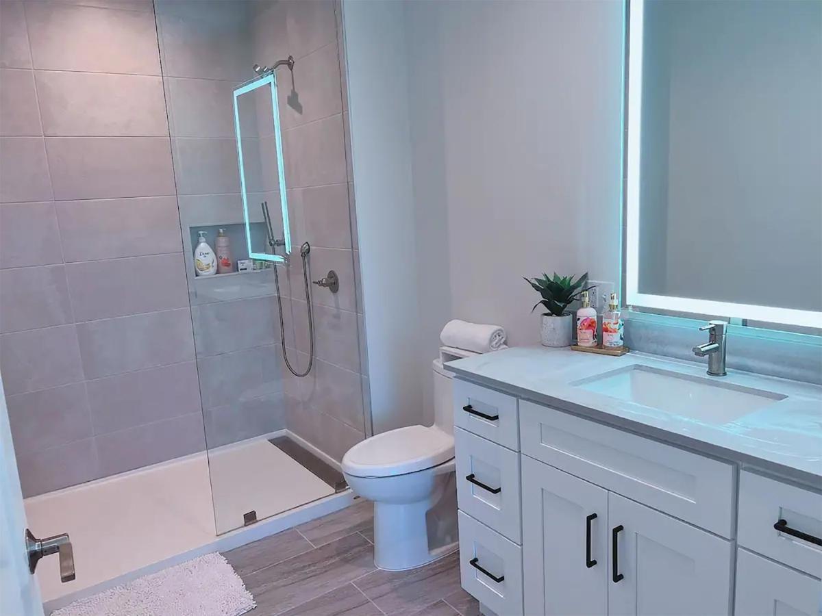 Lux Property Great For 1 To 8 Guests-Family Trip ,5Beds 2Rooms Staycation With Gym And Ev, Proximity To Downtown And Beaches غرب شاطئ بالم المظهر الخارجي الصورة