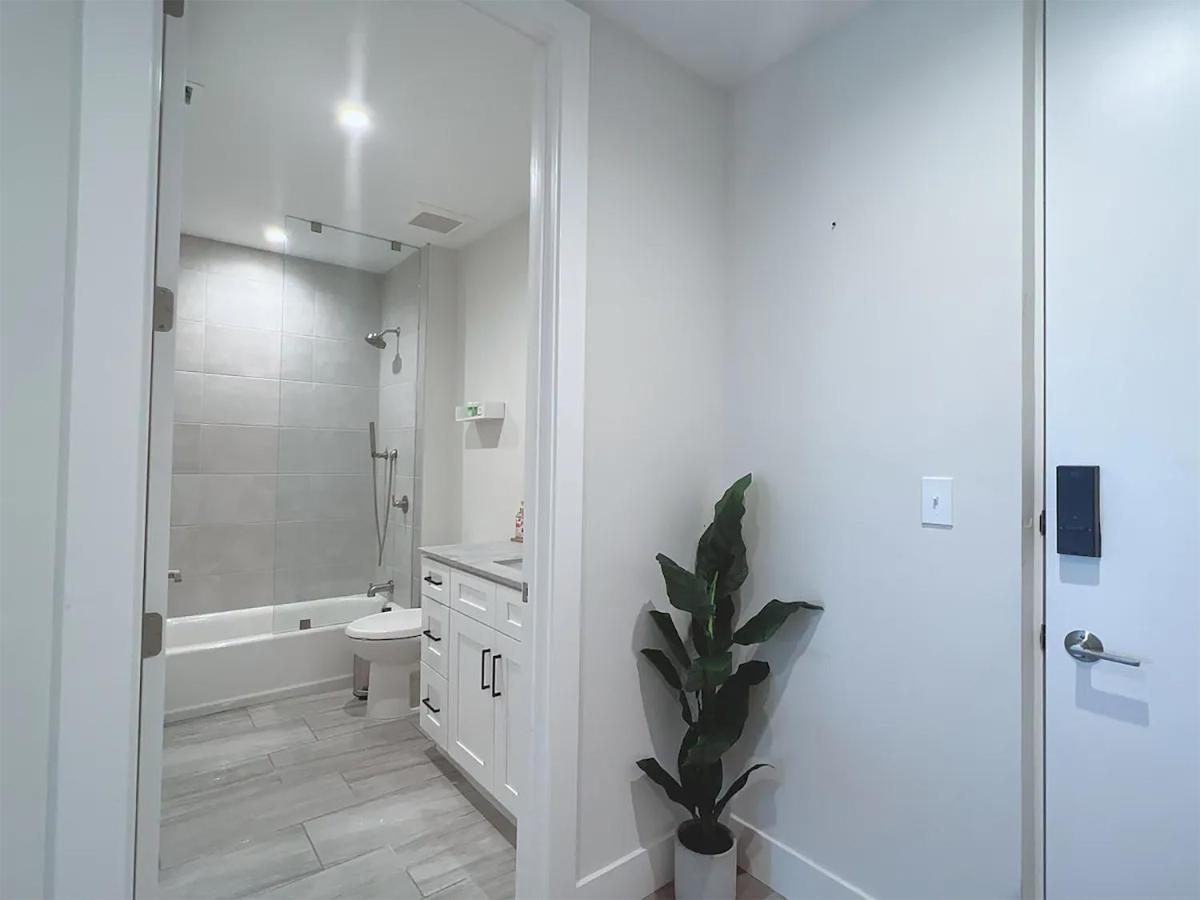 Lux Property Great For 1 To 8 Guests-Family Trip ,5Beds 2Rooms Staycation With Gym And Ev, Proximity To Downtown And Beaches غرب شاطئ بالم المظهر الخارجي الصورة