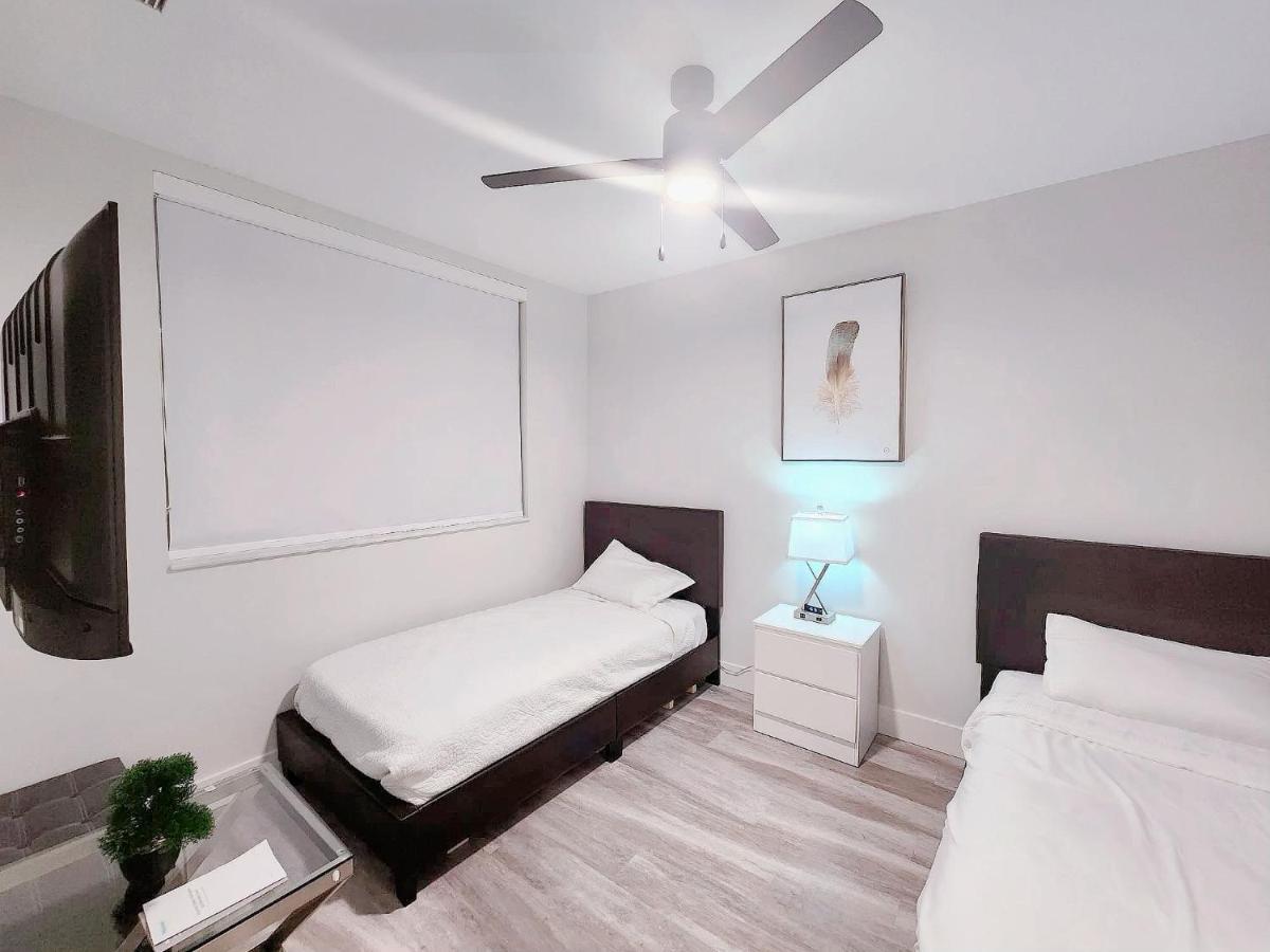 Lux Property Great For 1 To 8 Guests-Family Trip ,5Beds 2Rooms Staycation With Gym And Ev, Proximity To Downtown And Beaches غرب شاطئ بالم المظهر الخارجي الصورة